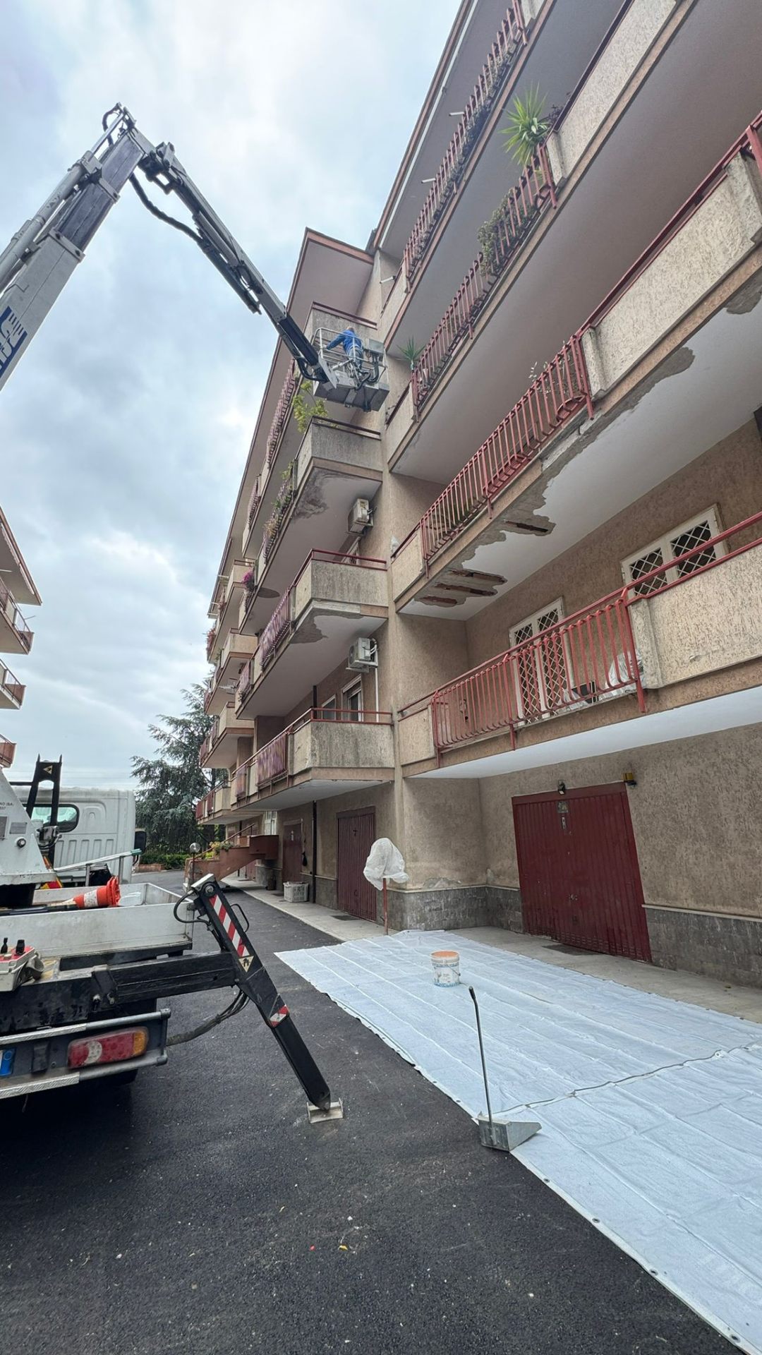 Intervento manutenzione facciata condominio